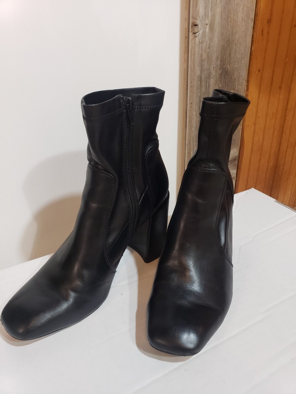 Madden Girl Whitney Soft Leather Zip Side Black Boot Block Heel Square Toe 9